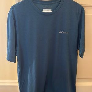 Men’s medium blue Columbia Omni-Wick T-Shirt